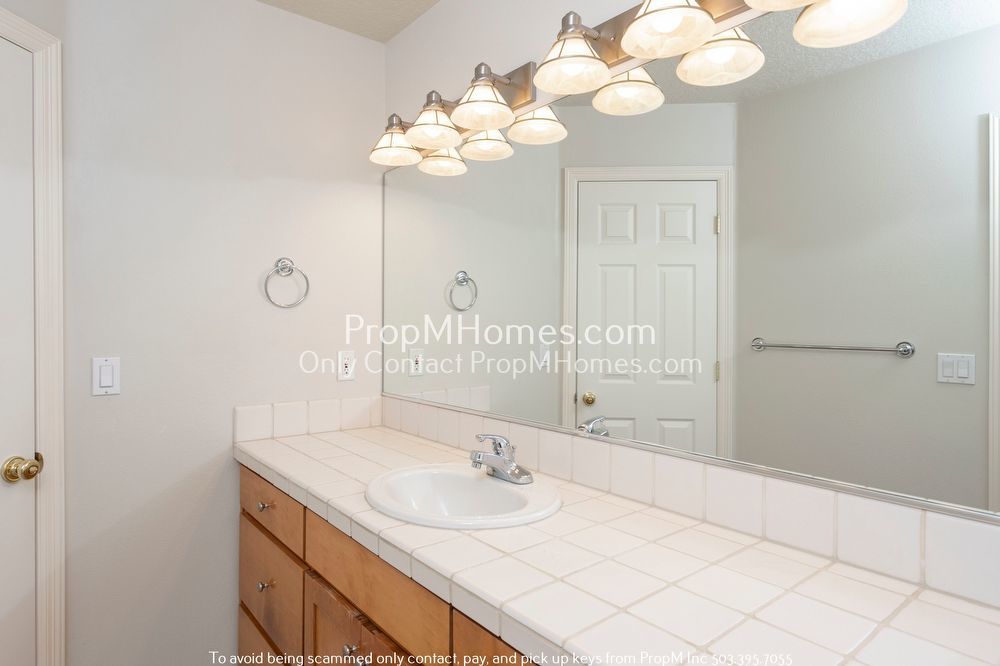 Spacious Hillsdale Home with Private Balcony, Garage & Central A/C! property image