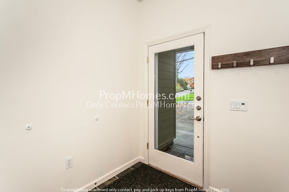 Spacious Hillsdale Home with Private Balcony, Garage & Central A/C! property image