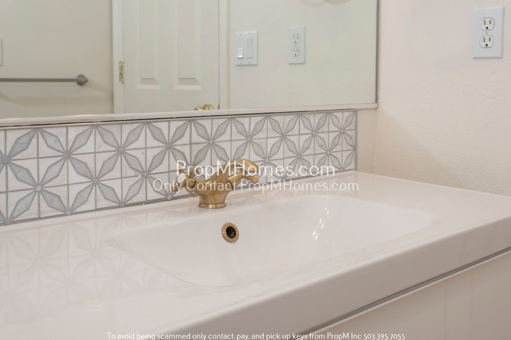 Spacious Hillsdale Home with Private Balcony, Garage & Central A/C! property image