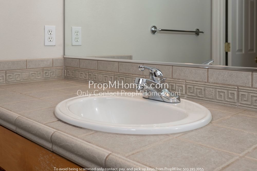 Spacious Hillsdale Home with Private Balcony, Garage & Central A/C! property image