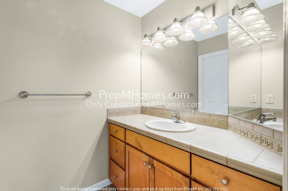 Spacious Hillsdale Home with Private Balcony, Garage & Central A/C! property image