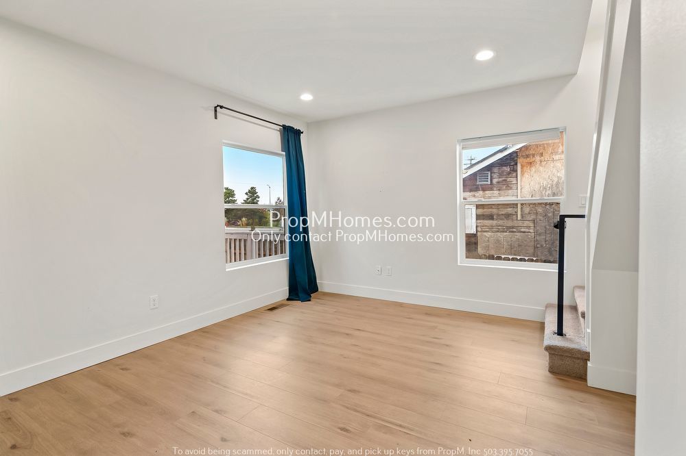 Charming 2-Bedroom Retreat with Bonus Room in Parkrose! property image