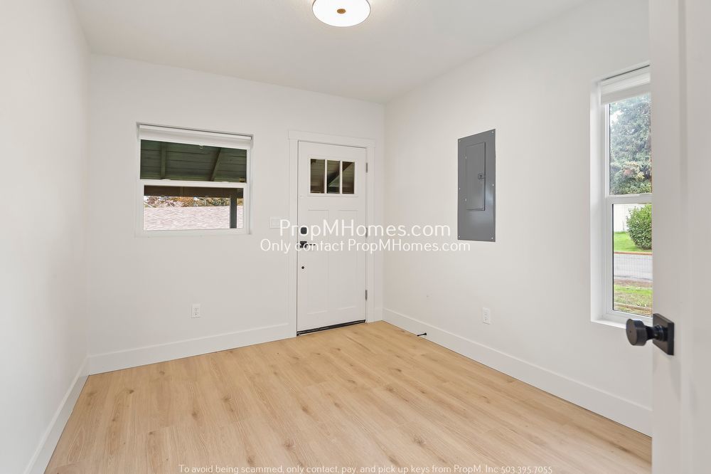 Charming 2-Bedroom Retreat with Bonus Room in Parkrose! property image