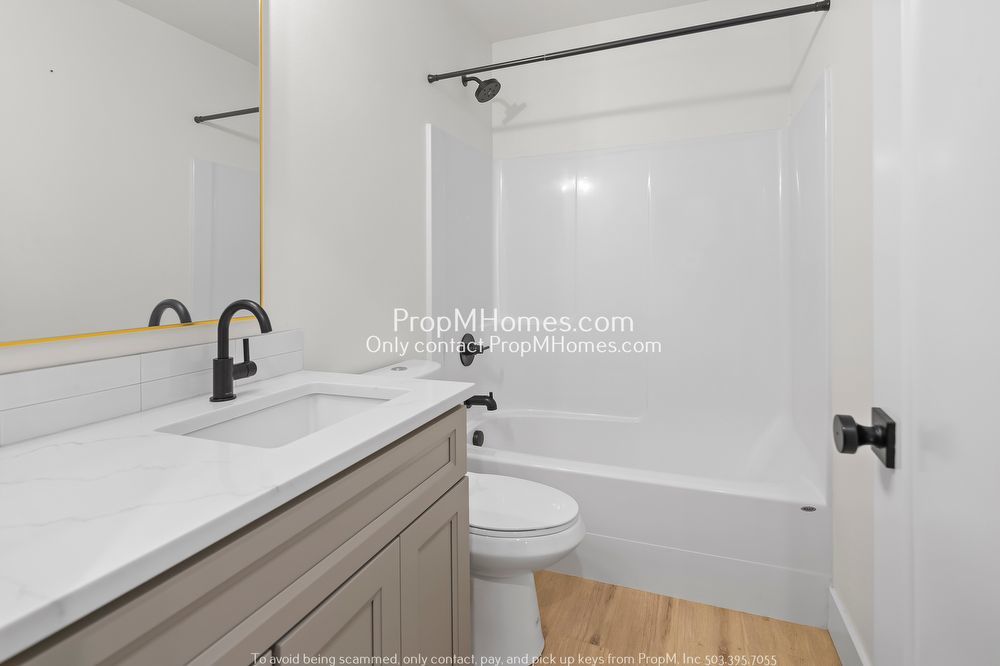 Charming 2-Bedroom Retreat with Bonus Room in Parkrose! property image
