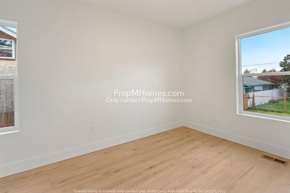 Charming 2-Bedroom Retreat with Bonus Room in Parkrose! property image