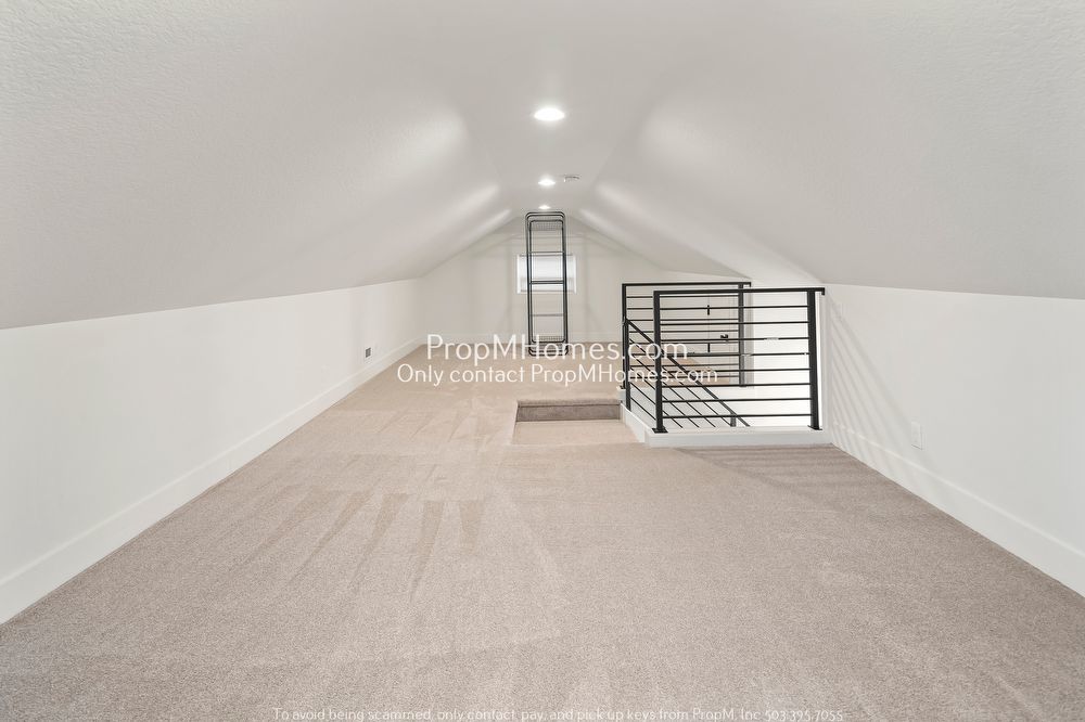 Charming 2-Bedroom Retreat with Bonus Room in Parkrose! property image