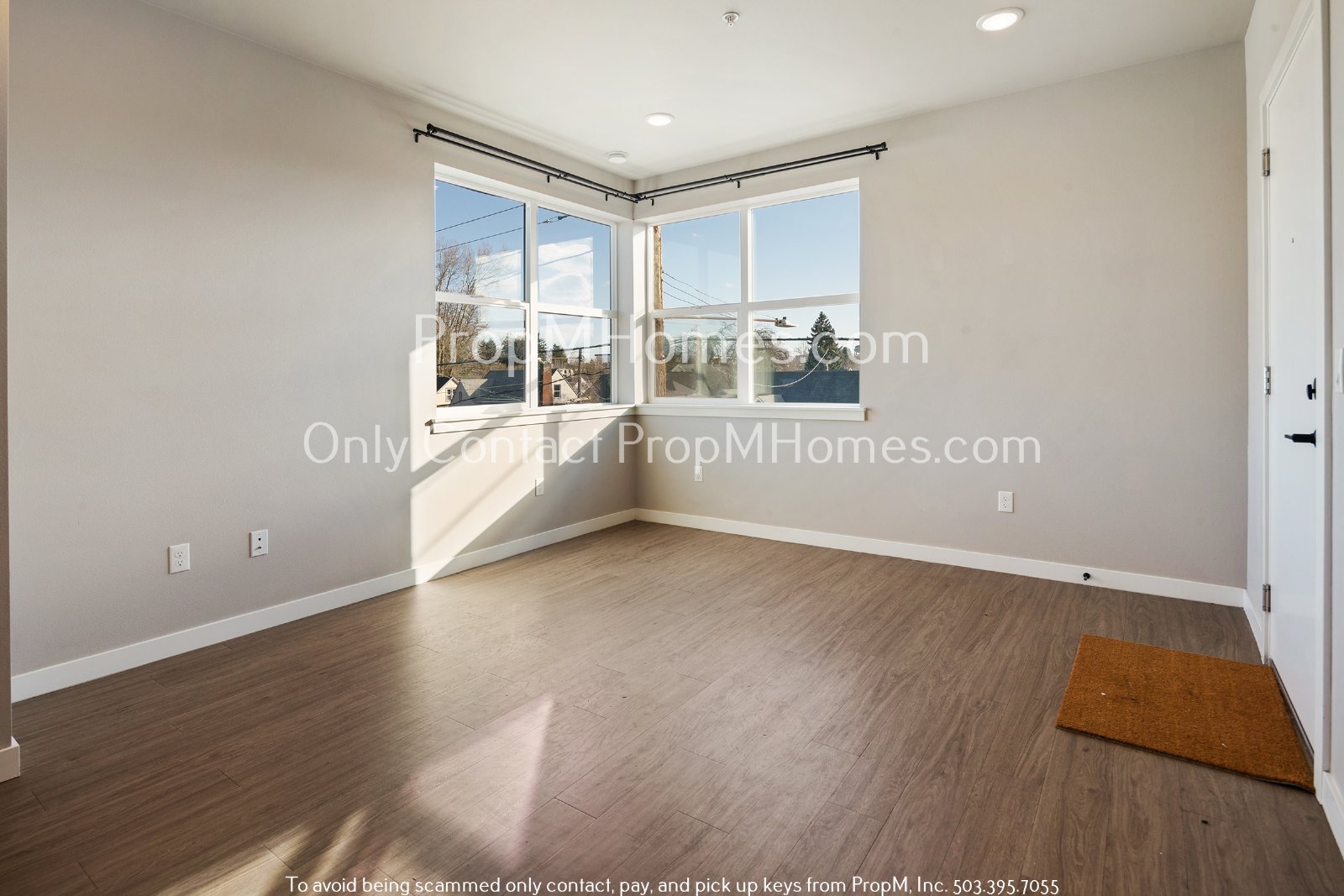 Charming Studio in Arbor Lodge! Modern Updates! Plenty of Light! property image