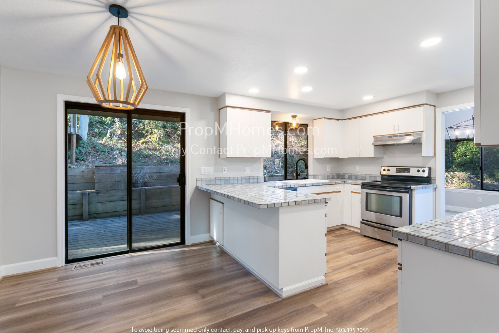 Stunning Five-Bedroom Rental in Milwaukie, Oregon: Your Perfect Home Awaits! property image