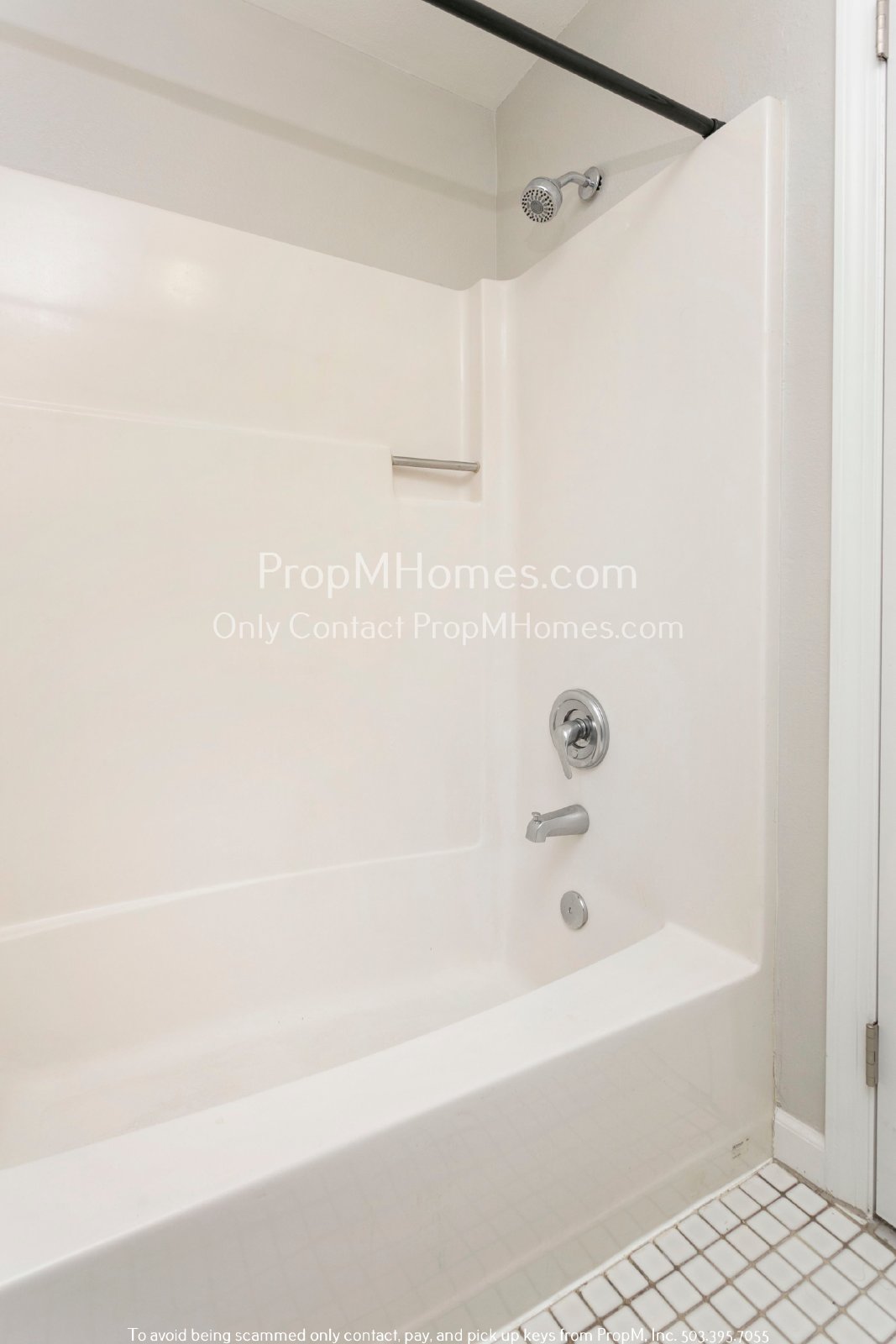 Stunning Five-Bedroom Rental in Milwaukie, Oregon: Your Perfect Home Awaits! property image