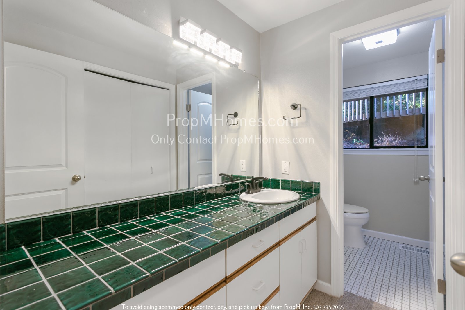 Stunning Five-Bedroom Rental in Milwaukie, Oregon: Your Perfect Home Awaits! property image