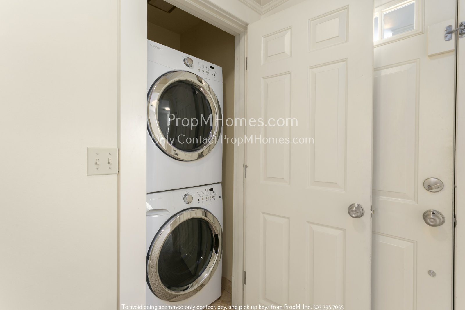 Contemporary Two Bedroom Upper Level Apartment in SE! property image