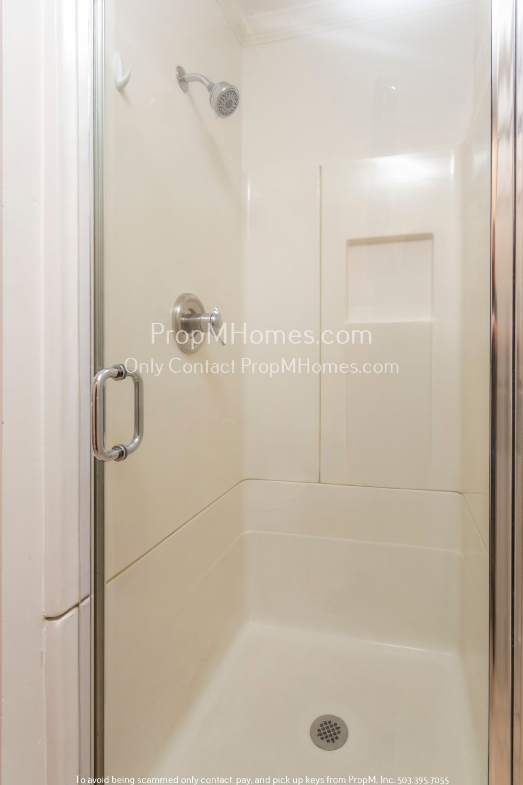 Contemporary Two Bedroom Upper Level Apartment in SE! property image