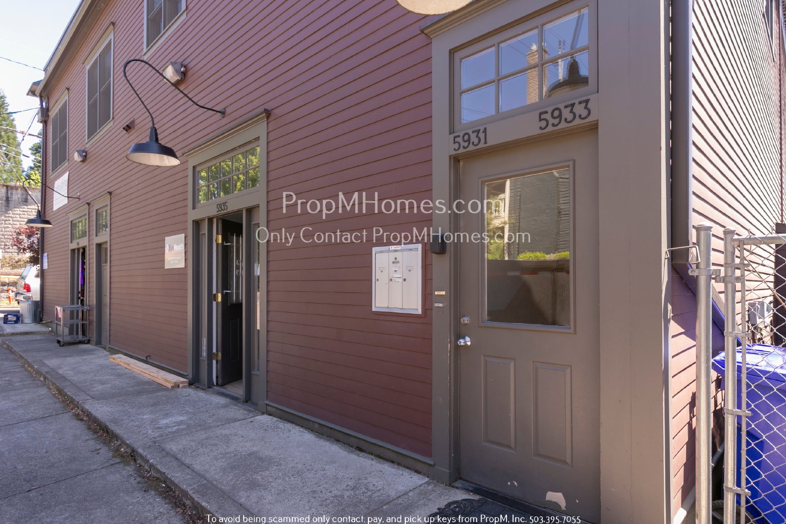 Contemporary Two Bedroom Upper Level Apartment in SE! property image