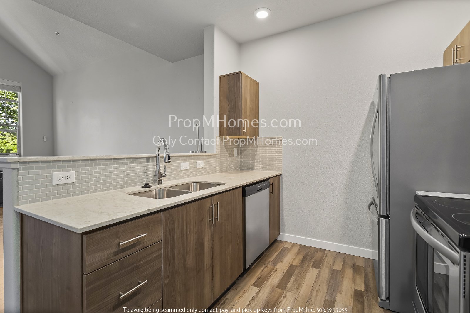 One Bedroom Condo in the Heart of North Bethany - Top Floor with Vaulted Ceilings! property image