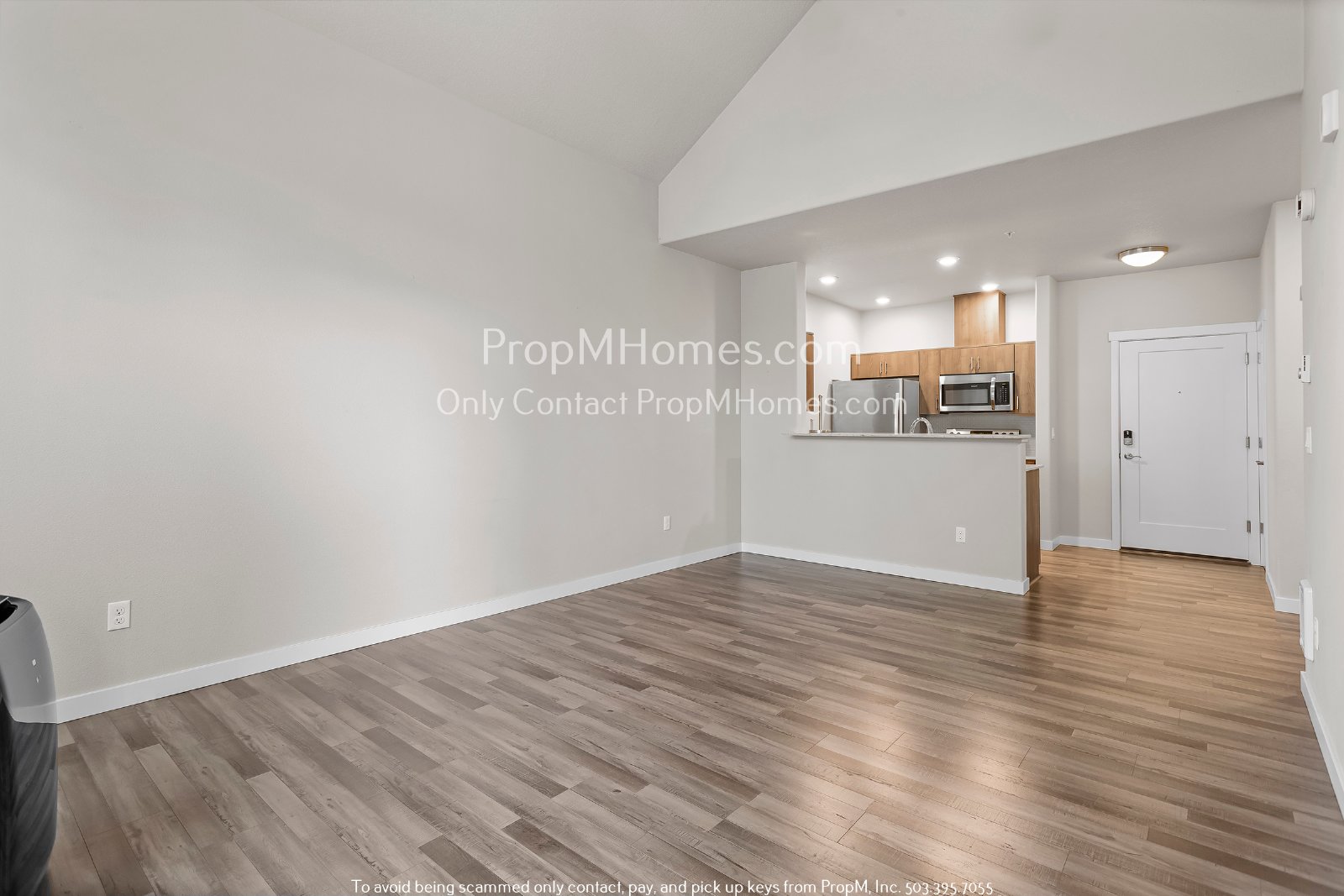 One Bedroom Condo in the Heart of North Bethany - Top Floor with Vaulted Ceilings! property image