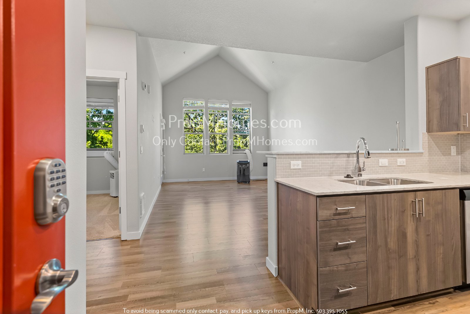 One Bedroom Condo in the Heart of North Bethany - Top Floor with Vaulted Ceilings! property image