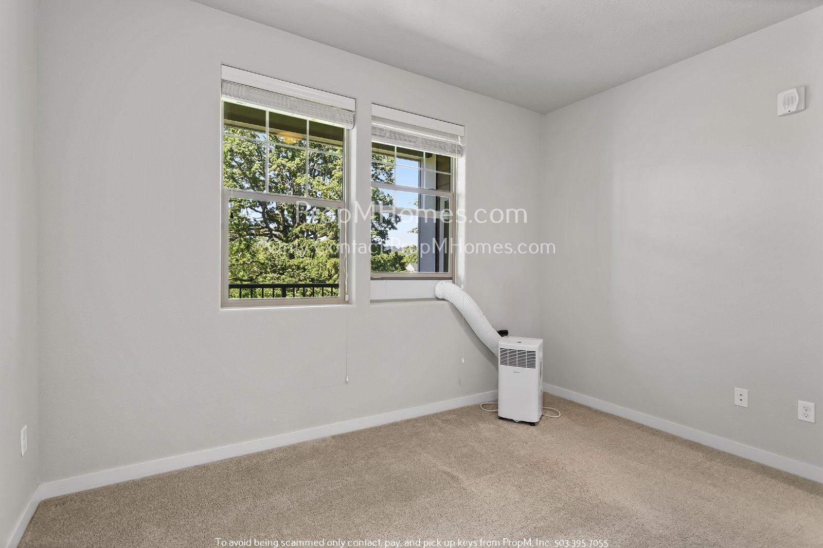 One Bedroom Condo in the Heart of North Bethany - Top Floor with Vaulted Ceilings! property image