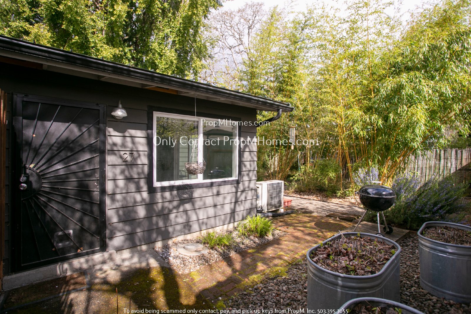 Lovely Two Bedroom Duplex In North Portland W/ Beautiful Backyard! property image