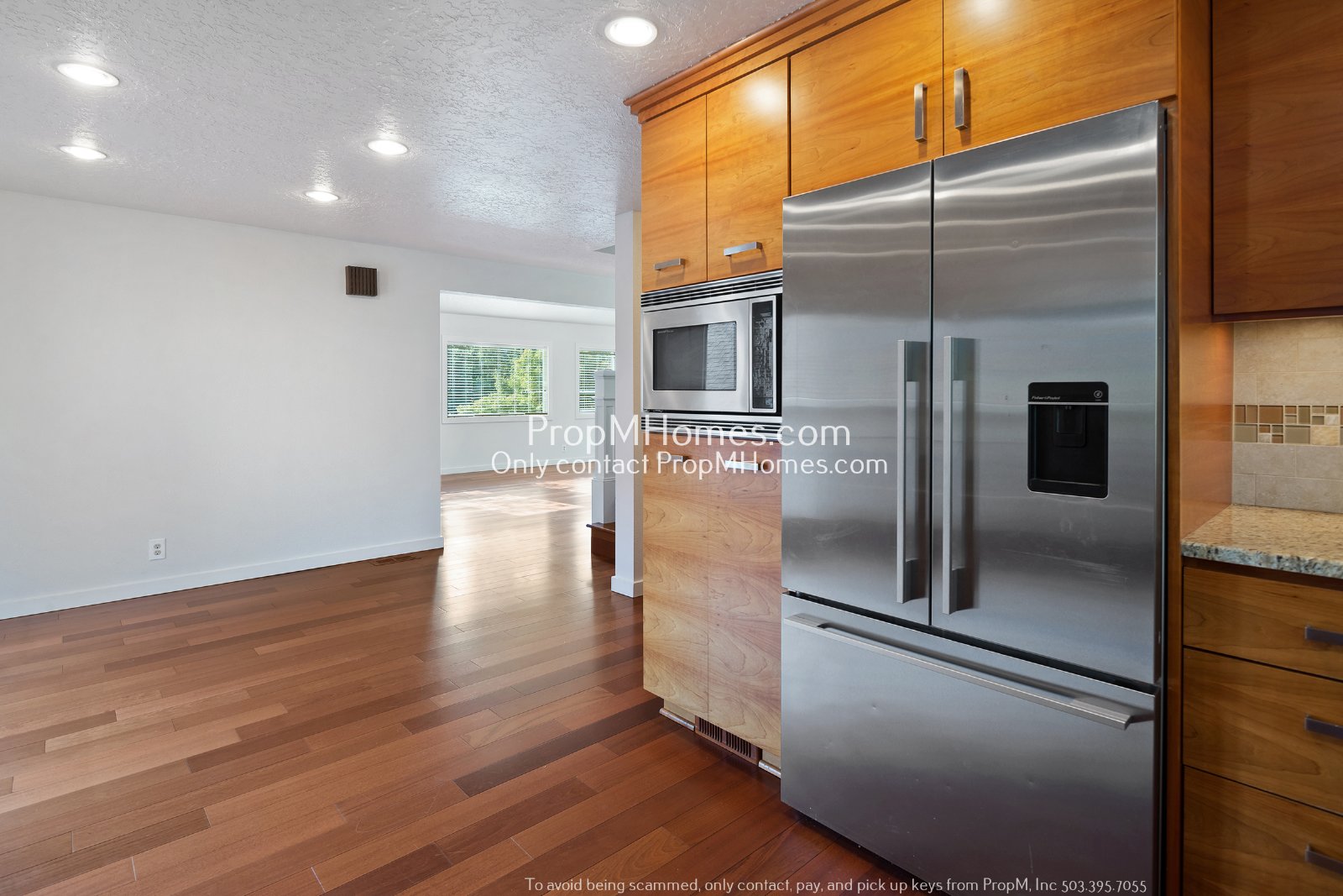 Three Bedroom Gem with Bonus Room in Oak Creek Oasis! DEPOSIT SPECIAL property image