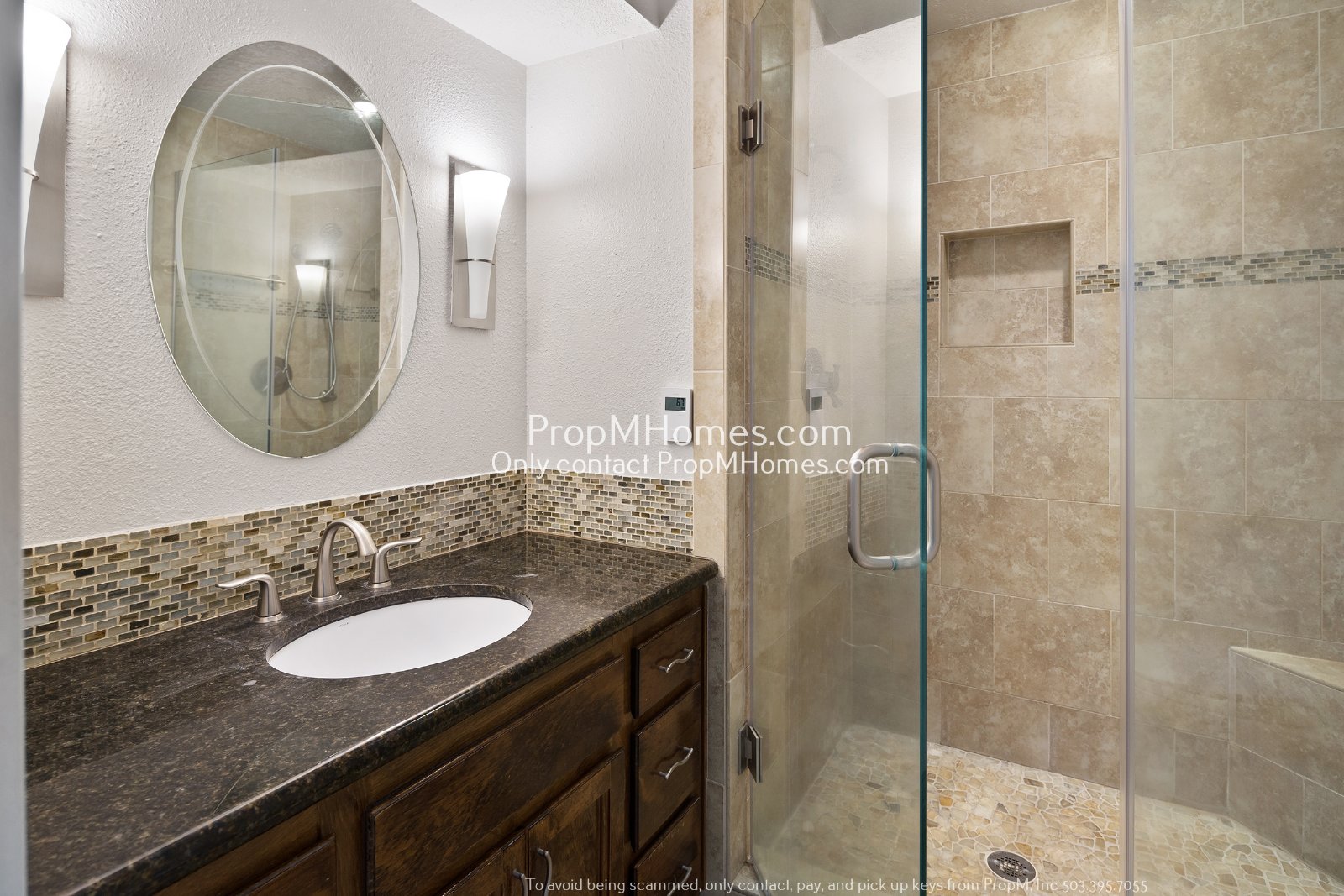 Three Bedroom Gem with Bonus Room in Oak Creek Oasis! DEPOSIT SPECIAL property image