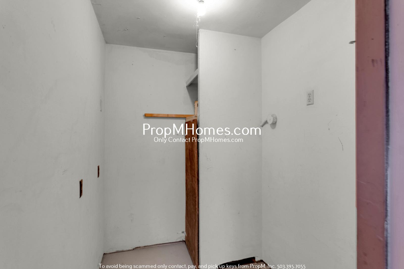 Updated 2BR in the Heart of Oregon City - NEW PHOTOS property image