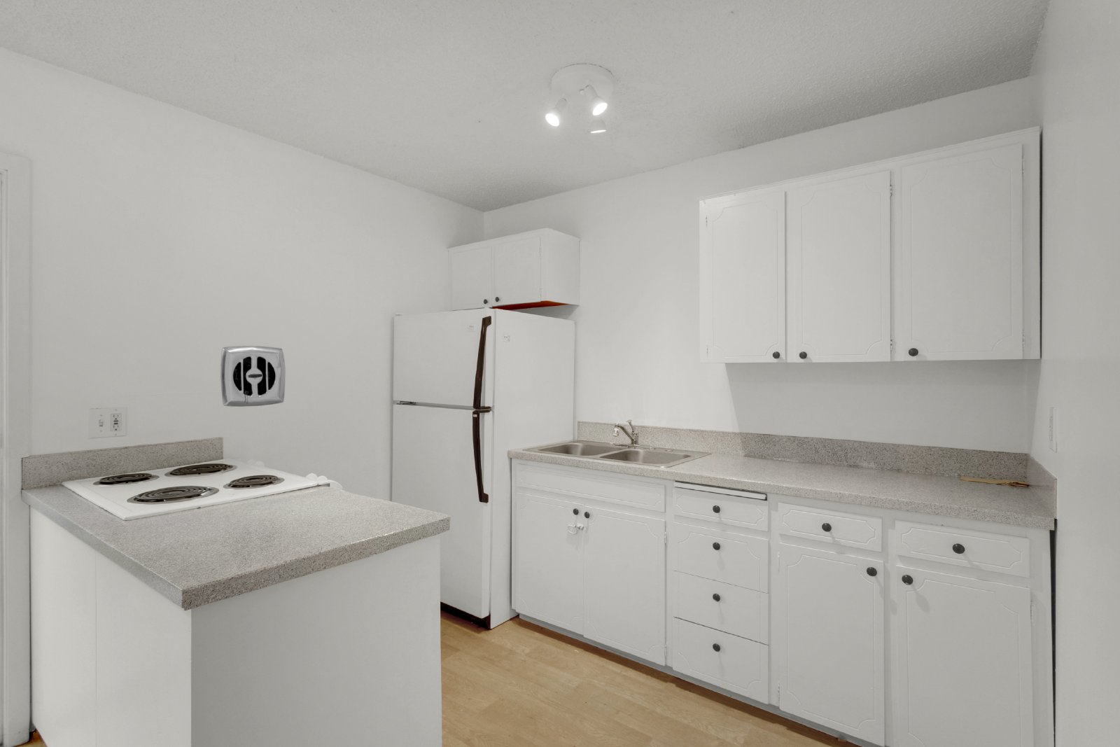 Updated Two Bedroom Unit in the Heart of Oregon City - NEW PHOTOS property image