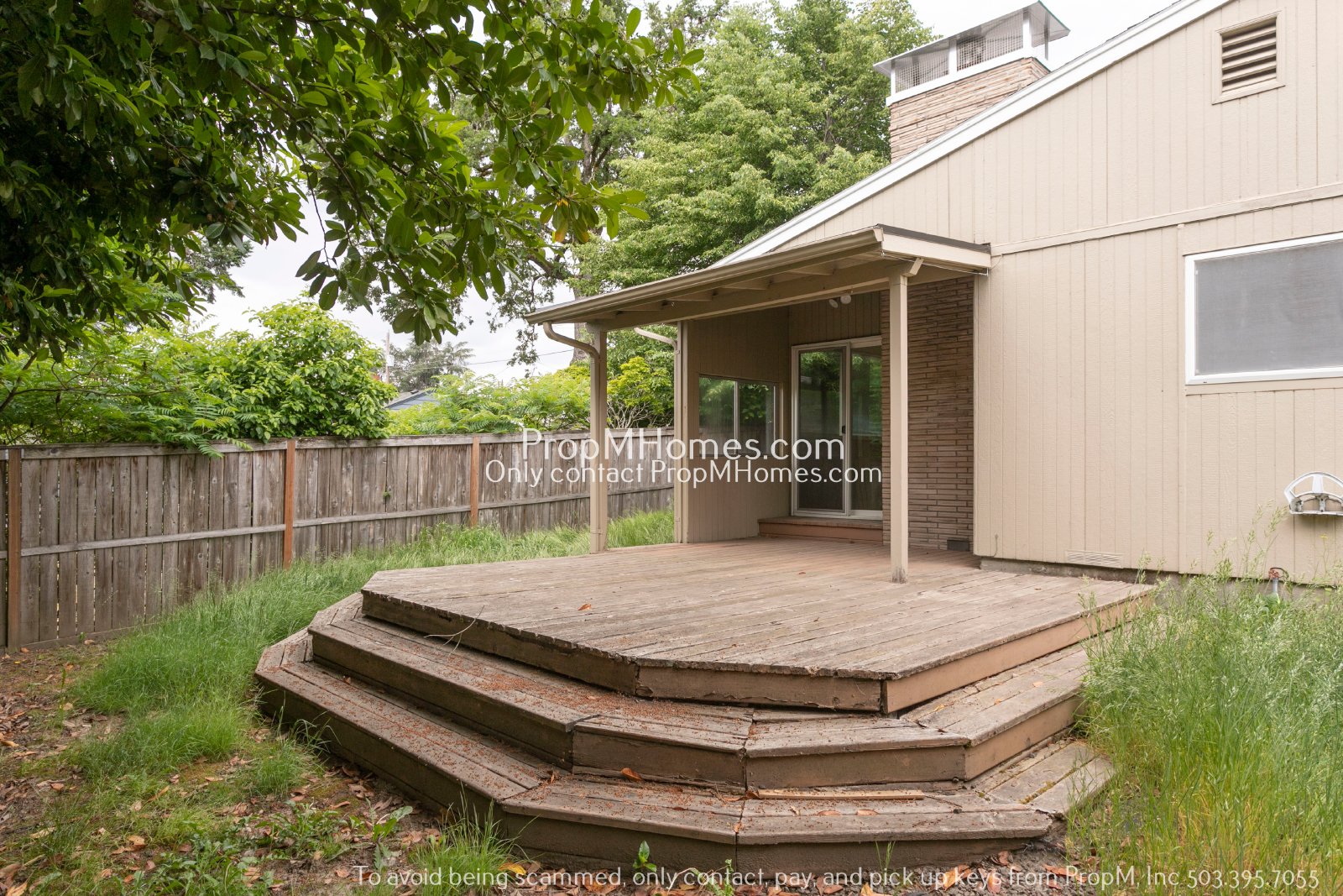 Updated 3-Bedroom Gladstone Home with Bonus Office Space! property image