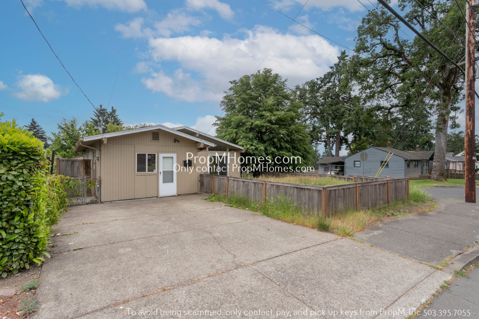 Updated 3-Bedroom Gladstone Home with Bonus Office Space! property image