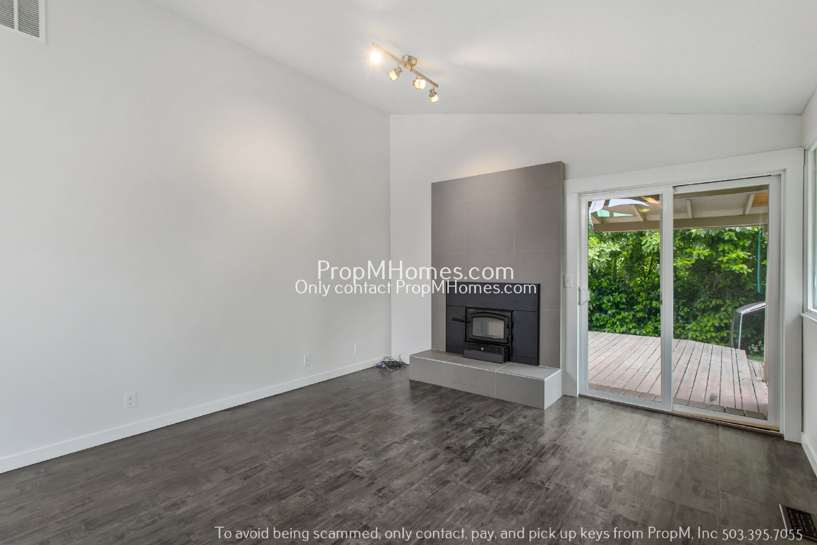 Updated 3-Bedroom Gladstone Home with Bonus Office Space! property image