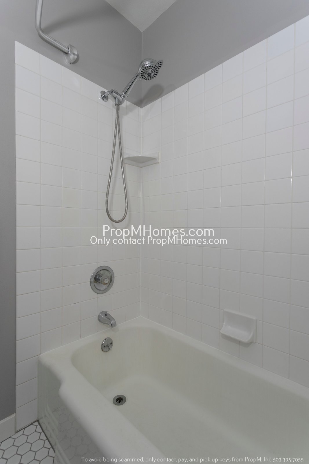 Updated 3-Bedroom Gladstone Home with Bonus Office Space! property image