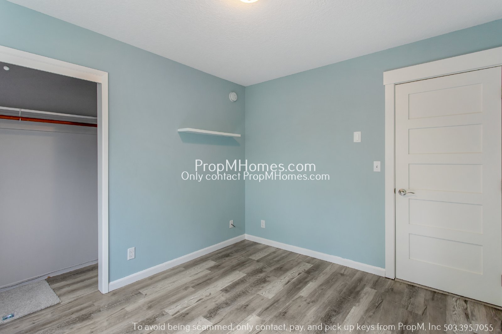 Updated 3-Bedroom Gladstone Home with Bonus Office Space! property image