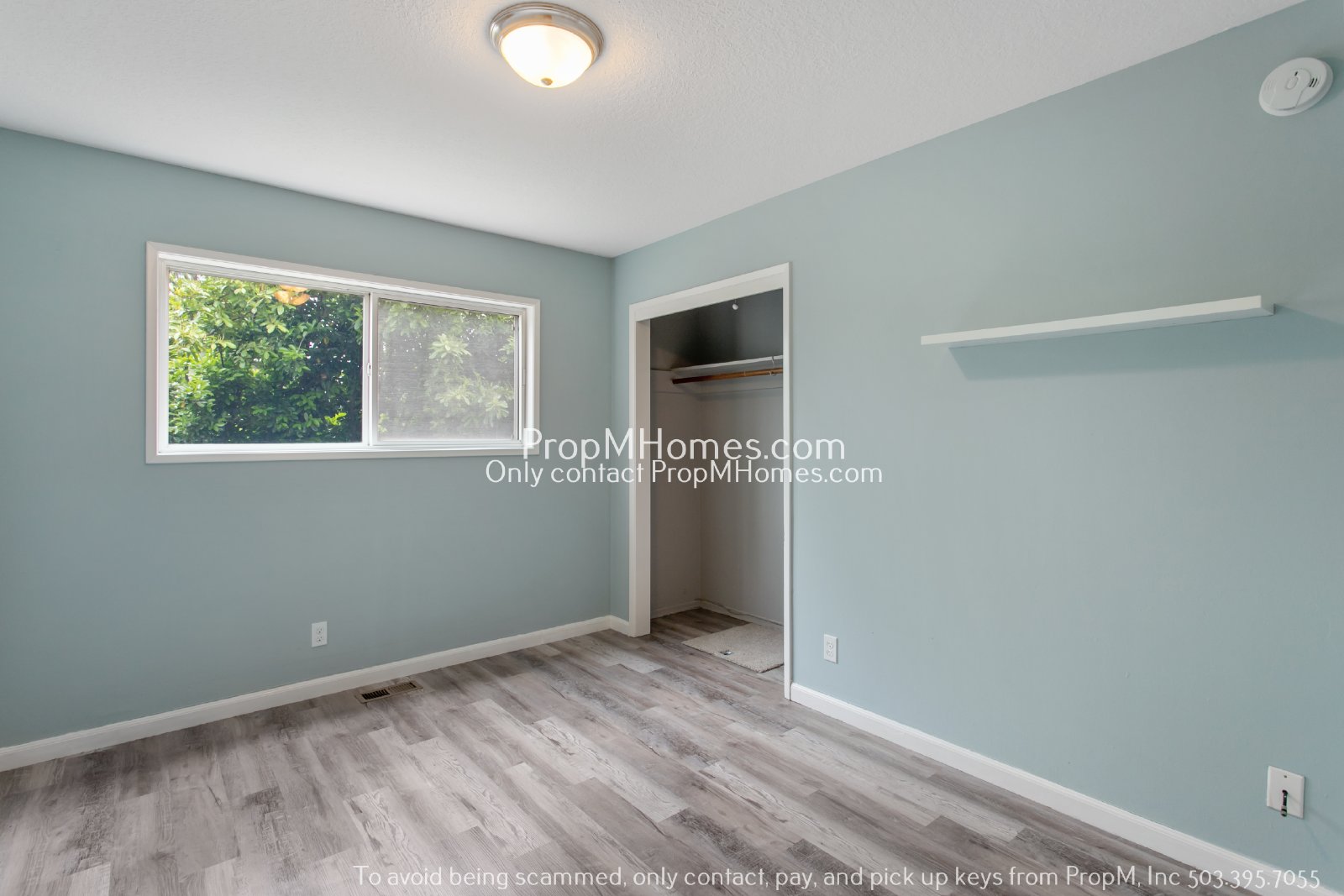 Updated 3-Bedroom Gladstone Home with Bonus Office Space! property image