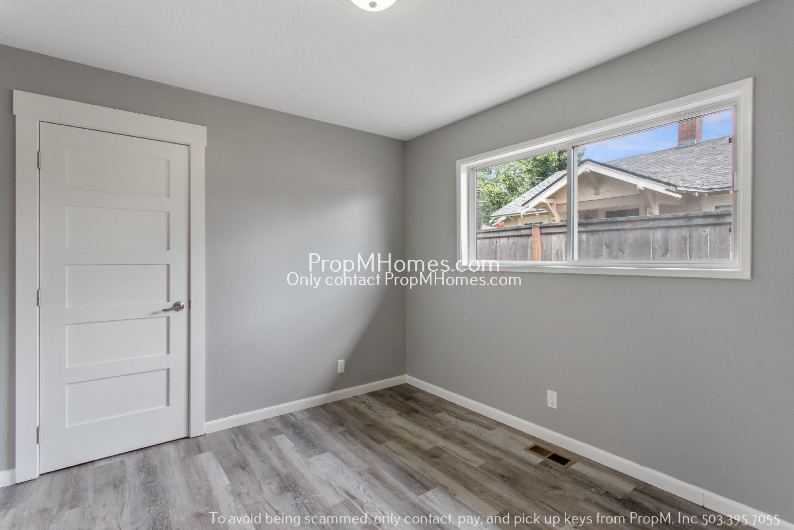 Updated 3-Bedroom Gladstone Home with Bonus Office Space! property image