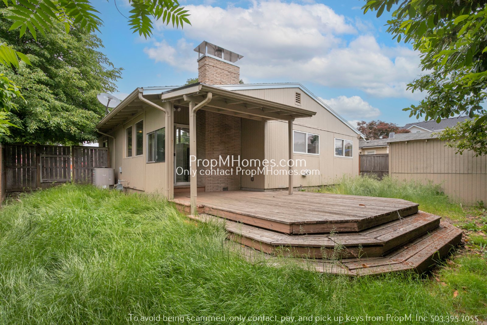 Updated 3-Bedroom Gladstone Home with Bonus Office Space! property image