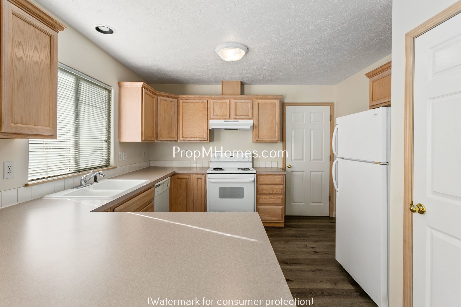 Beautiful Four Bedroom Home On A Quiet Street In SE Portland!! property image