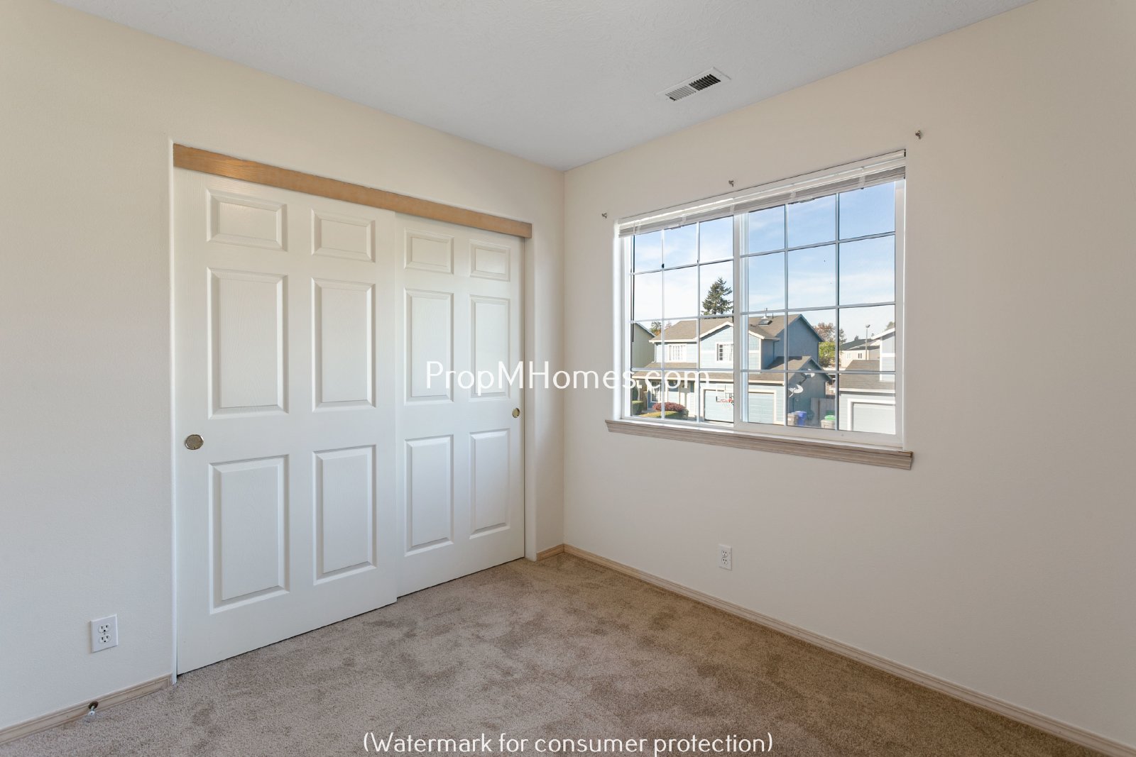 Beautiful Four Bedroom Home On A Quiet Street In SE Portland!! property image