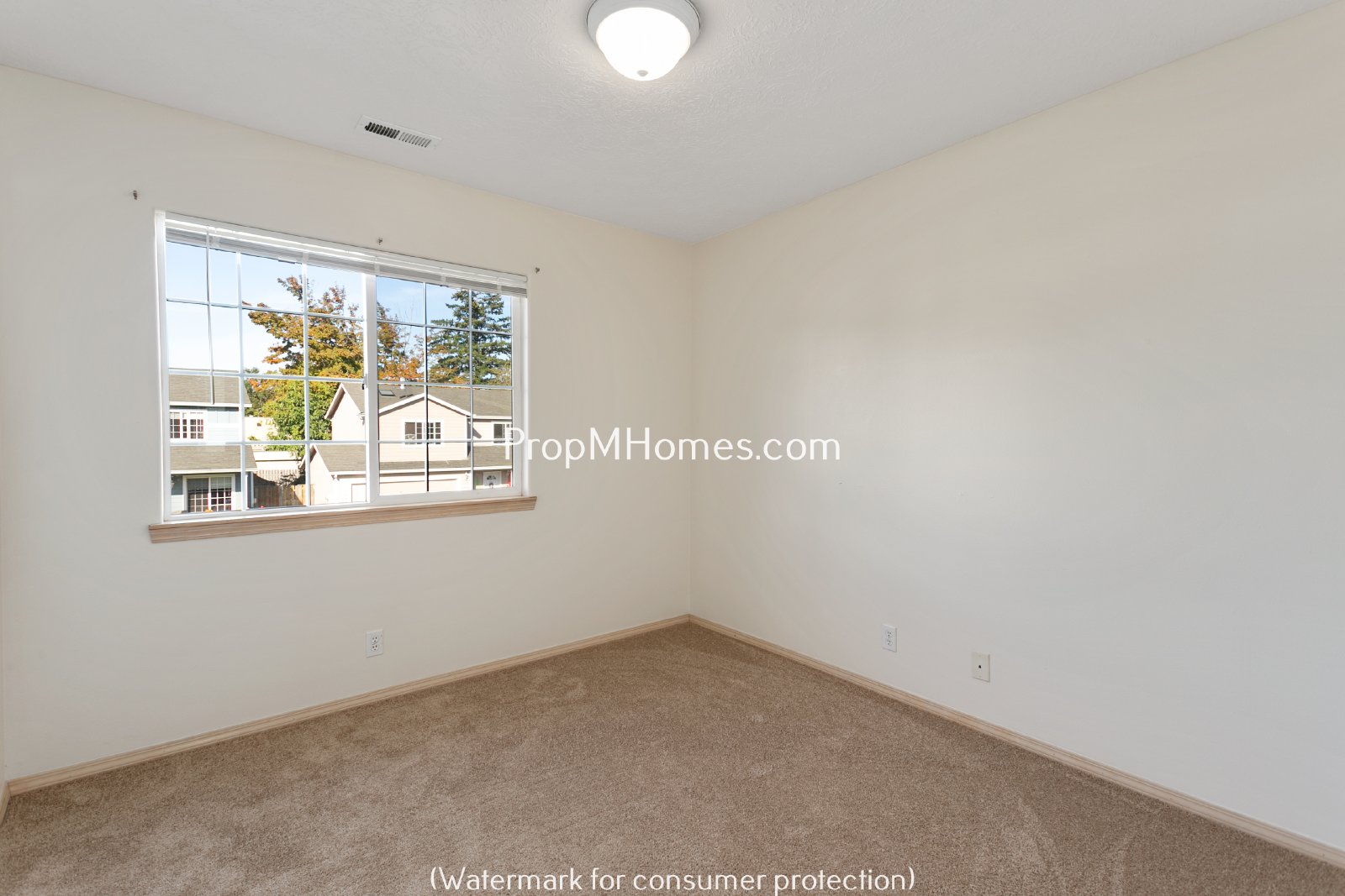 Beautiful Four Bedroom Home On A Quiet Street In SE Portland!! property image