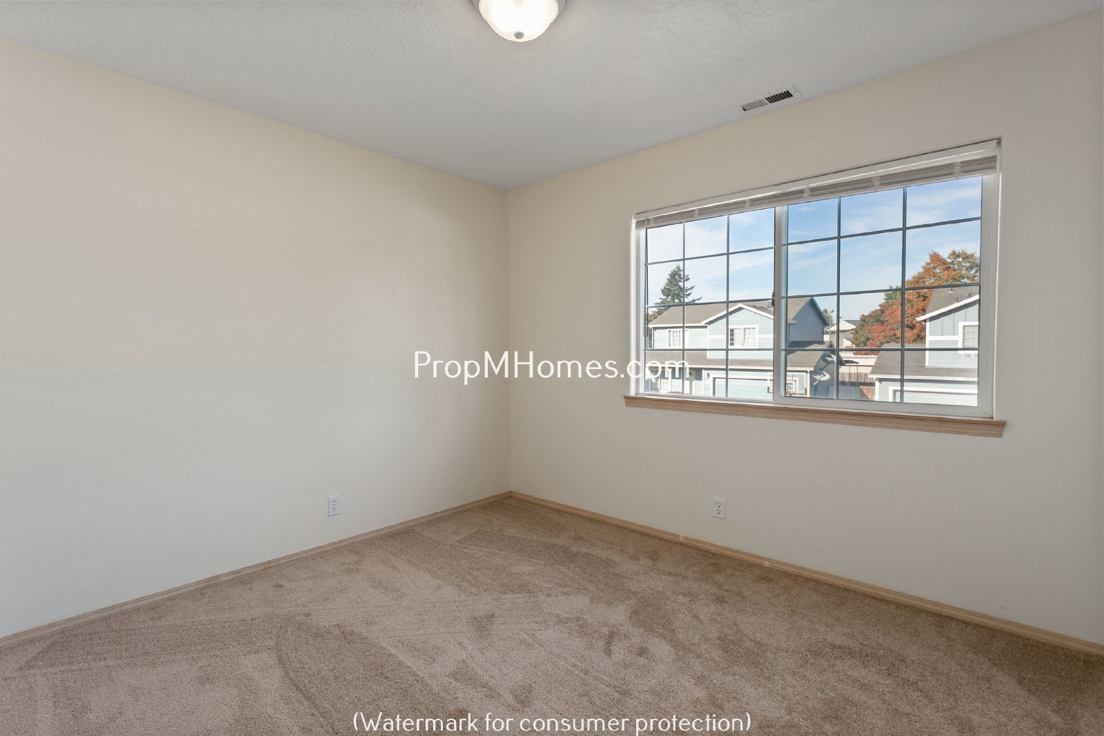 Beautiful Four Bedroom Home On A Quiet Street In SE Portland!! property image