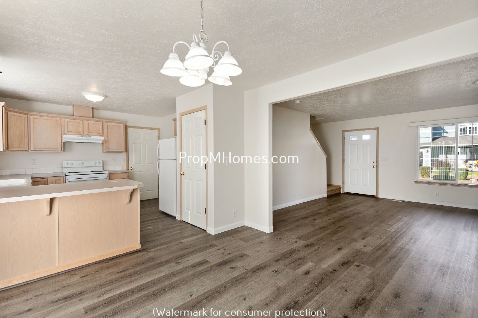 Beautiful Four Bedroom Home On A Quiet Street In SE Portland!! property image