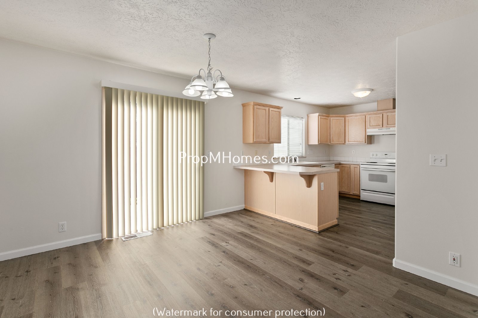 Beautiful Four Bedroom Home On A Quiet Street In SE Portland!! property image