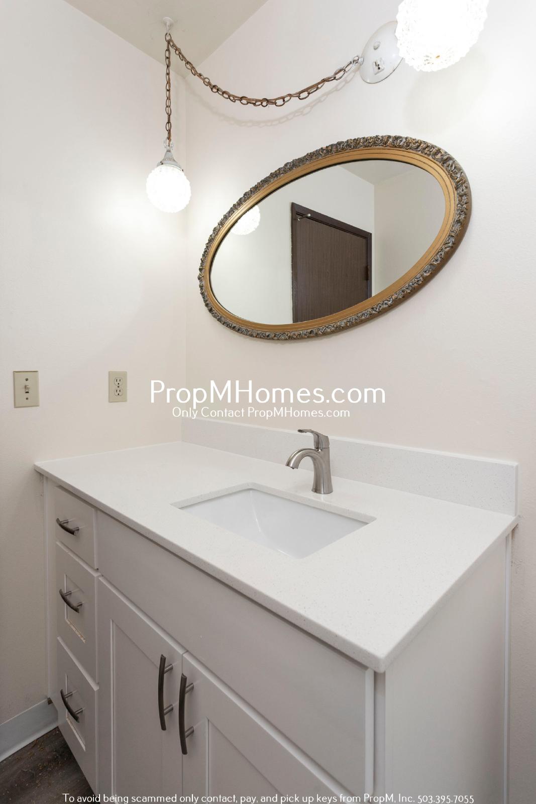 Remodeled Two Bedroom Duplex in Oregon City! property image