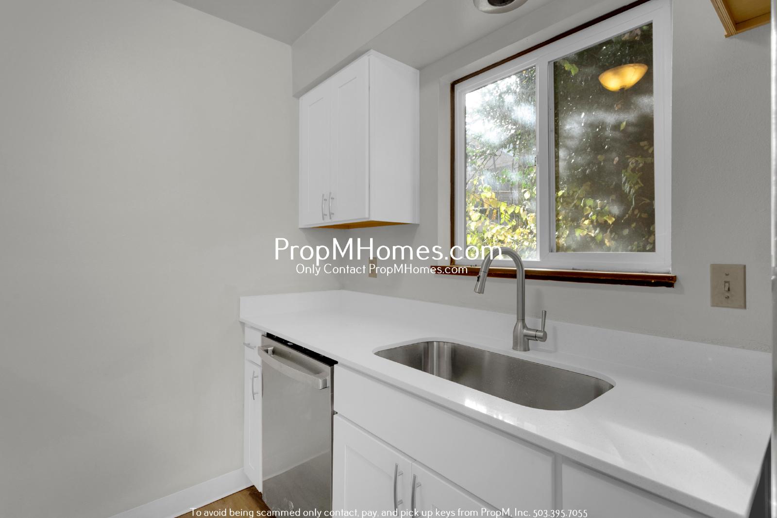 Remodeled Two Bedroom Duplex in Oregon City! property image