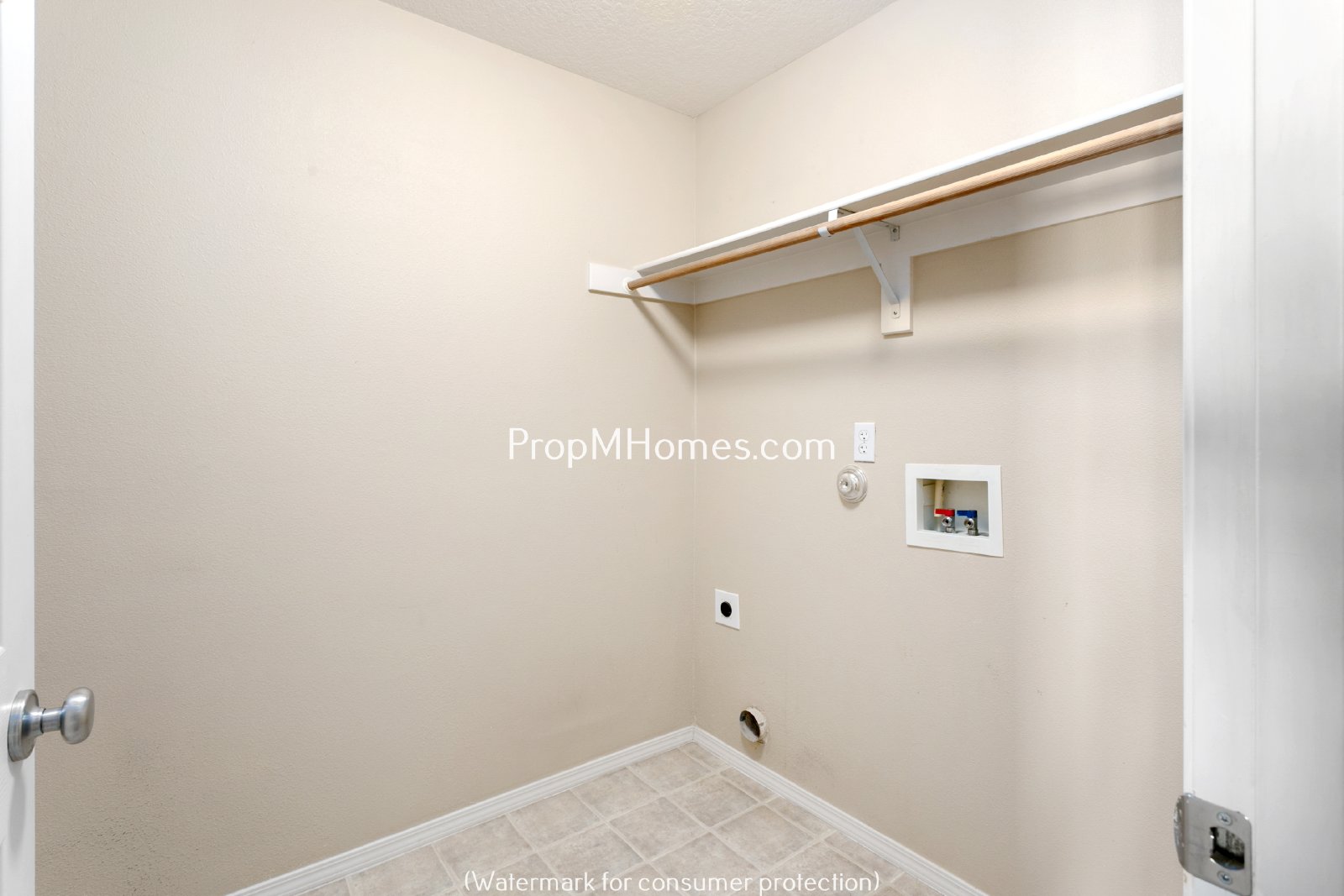 Spacious Three Bedroom Townhouse with Luxury Amenities in Aloha! property image