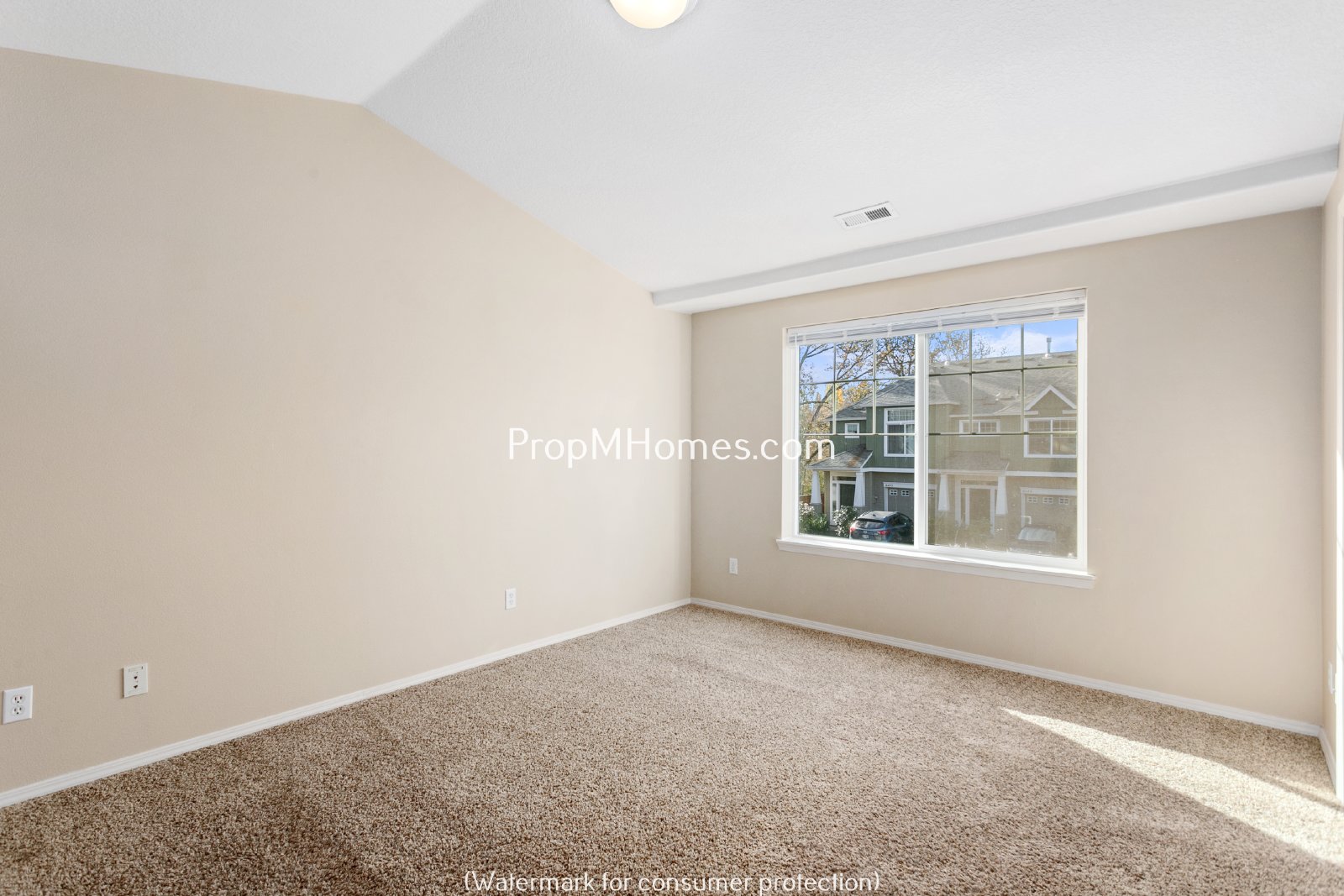 Spacious Three Bedroom Townhouse with Luxury Amenities in Aloha! property image