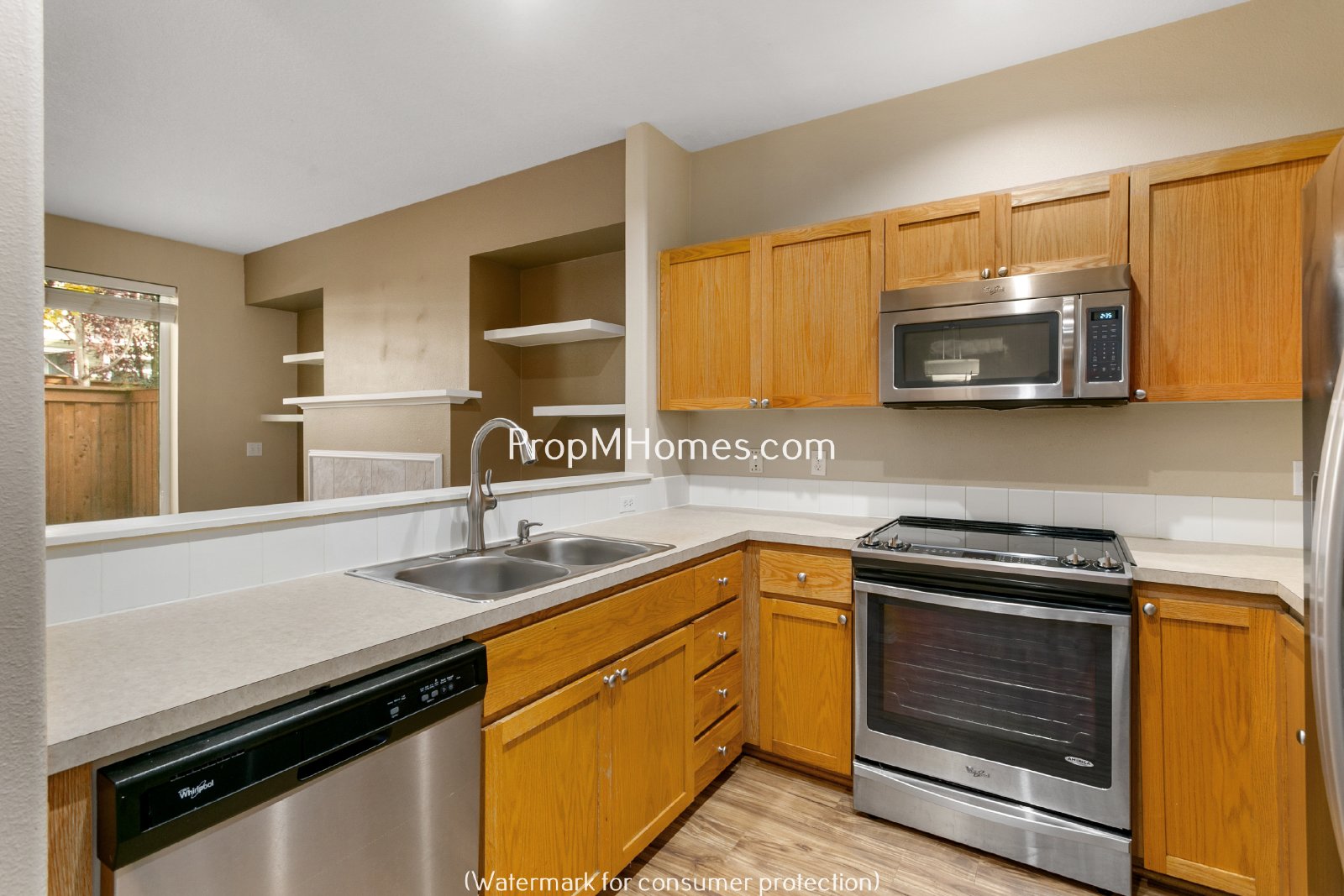 Spacious Three Bedroom Townhouse with Luxury Amenities in Aloha! property image