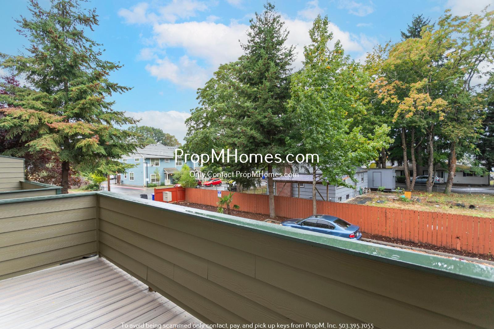 Spacious SE Portland 3 Bedroom Townhouse In Powellhurst-Gilbert Neighborhood property image