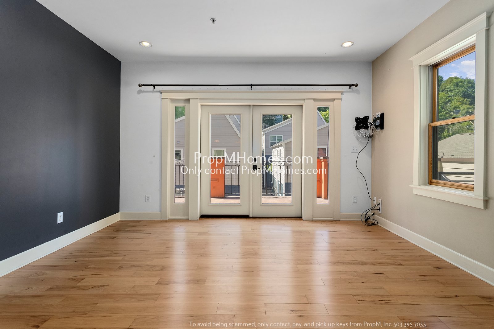 Stunning Two-Bedroom End Unit Condo in Goose Hollow Foothills! property image