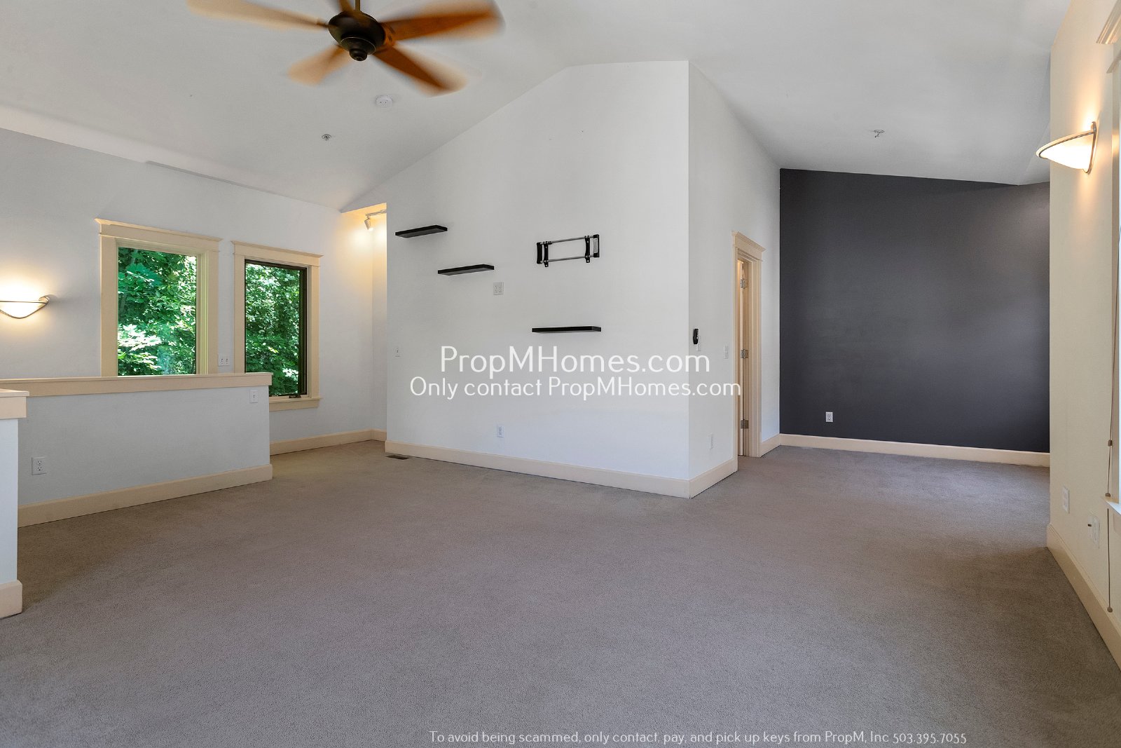 Stunning Two-Bedroom End Unit Condo in Goose Hollow Foothills! property image