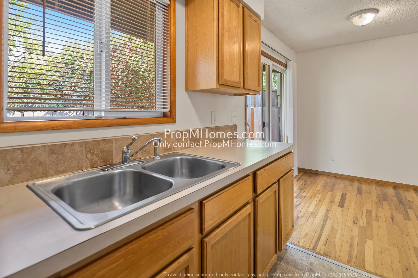 Urban Oasis in Mt. Tabor: Sunlit One-Bedroom End Unit! property image