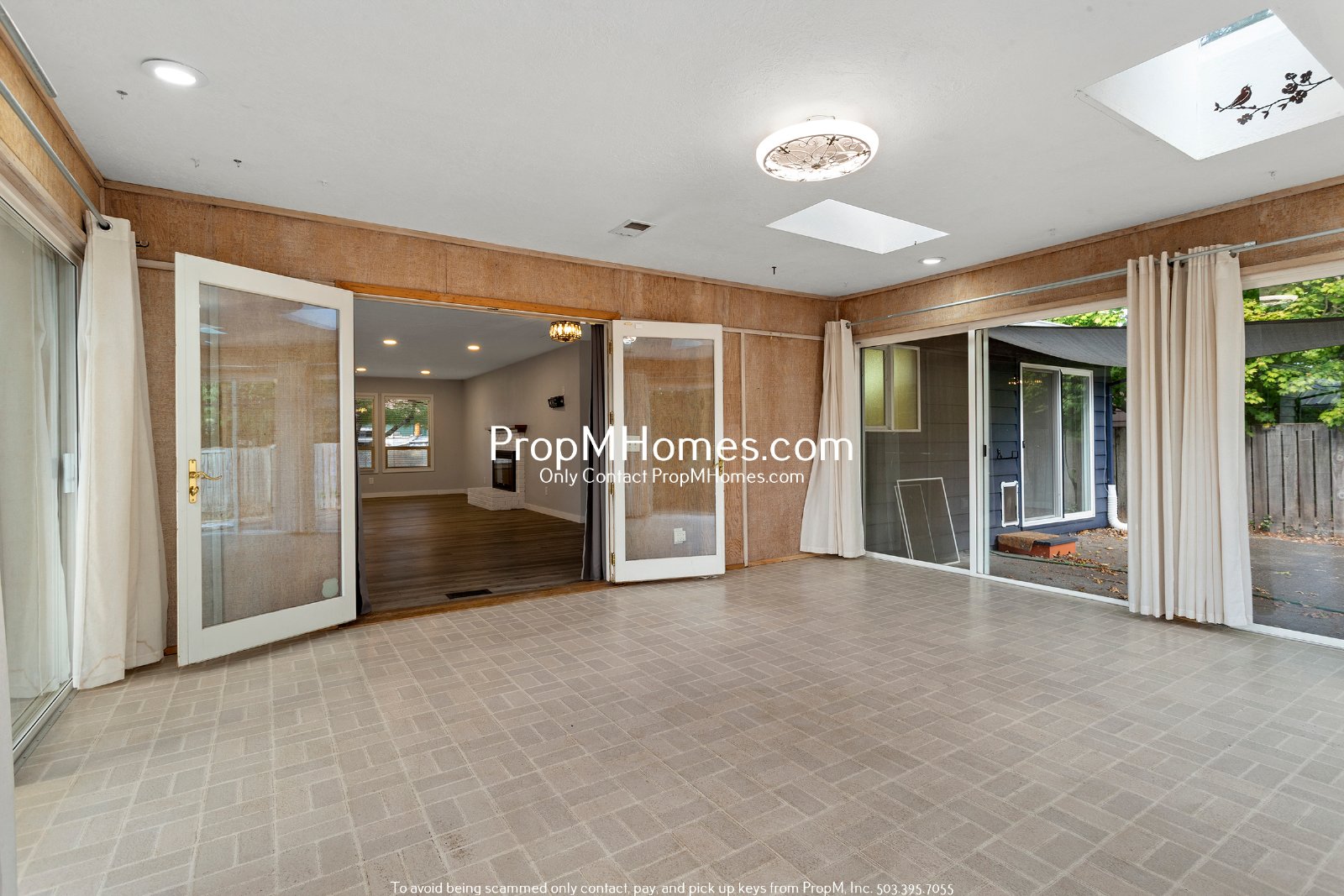 Beautiful Three Bedroom Home in Hillsboro w/ Sunroom! property image